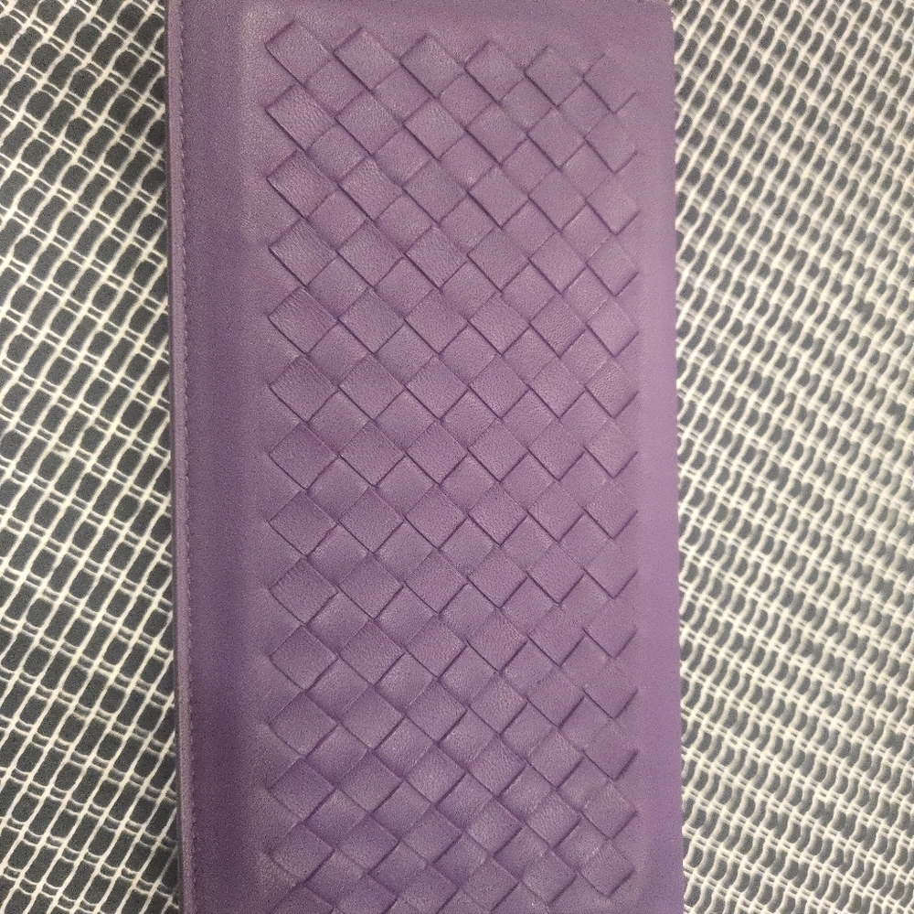 Bottega Veneta Intrecciato Wallet on Chain – Purple EUC Authentic - Picture 3 of 17